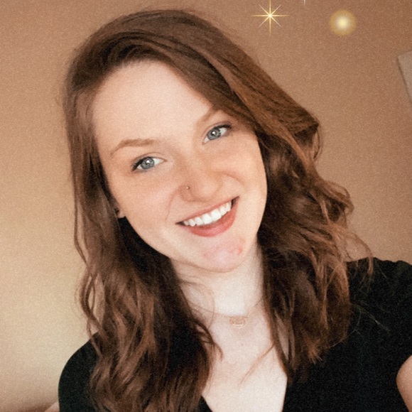 Meet your Posher, Kayla - Picture 1 of 1